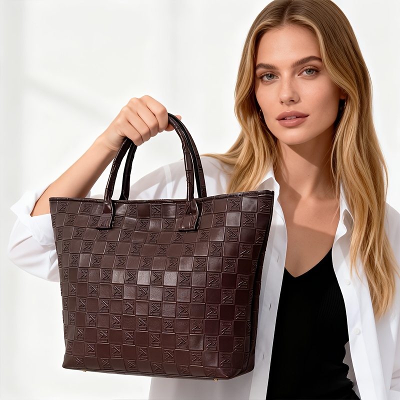 Women Bags On Sale - กระเป๋าโท้ทผู้หญิงลายควิลท์สีน้ำตาลเข้มสไตล์หรูหรา กระเป๋าถือสไตล์วินเทจสำหรับผู้หญิงขนาดใหญ่จุของได้เยอะ เหมาะสำหรับใช้ในชีวิตประจำวัน