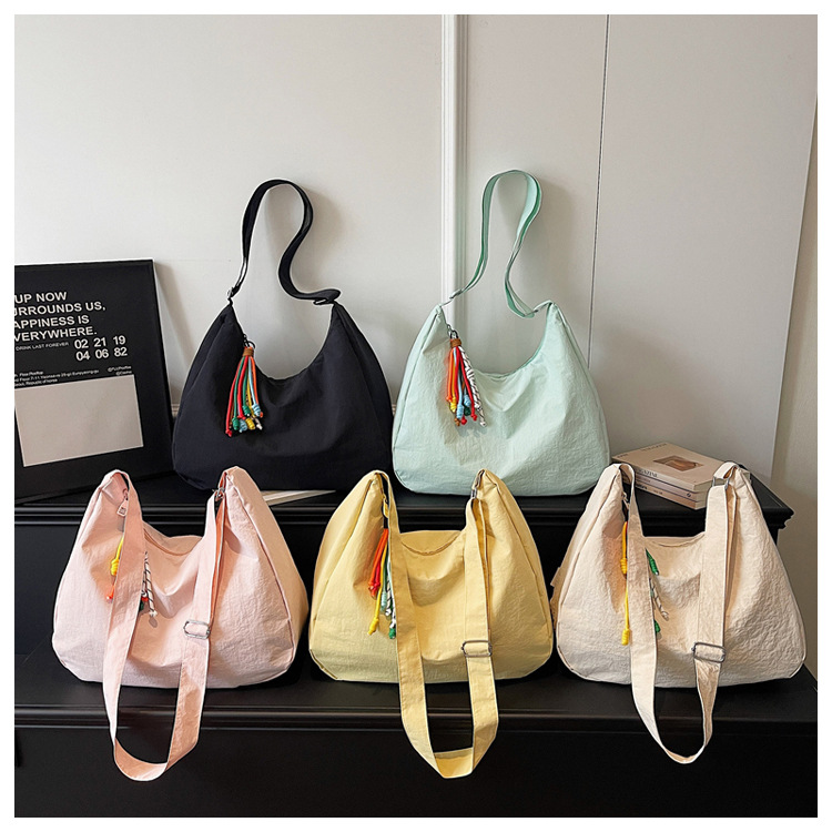 กระเป๋าสะพายไหล่ผู้หญิงแบบไนลอ - Women Bags Logo บทวิจารณ์และราคา