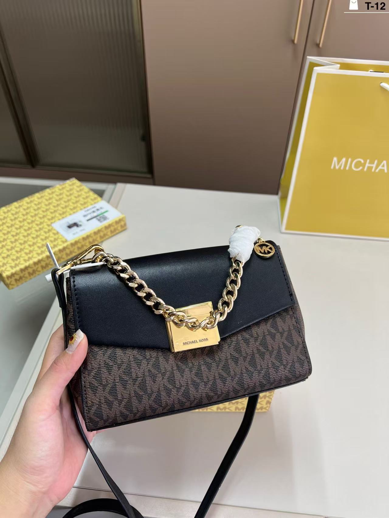 กระเป๋าสะพายไหล่ดีไซน์หรูสำหรั - Women'S Bags Michael Kors บทวิจารณ์และราคา