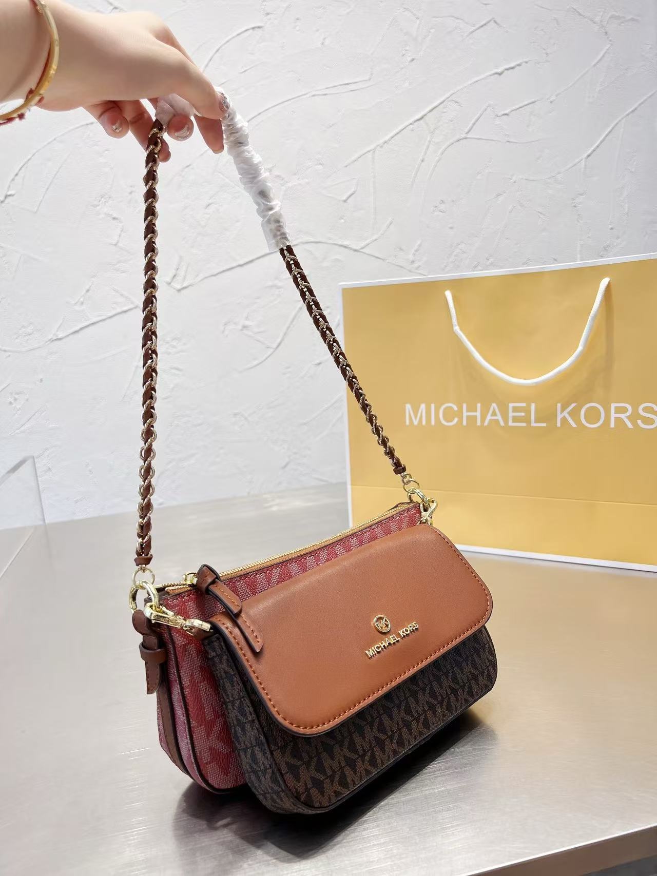 กระเป๋าสะพายไหล่และสะพายข้าง P - Women'S Bags Michael Kors บทวิจารณ์และราคา