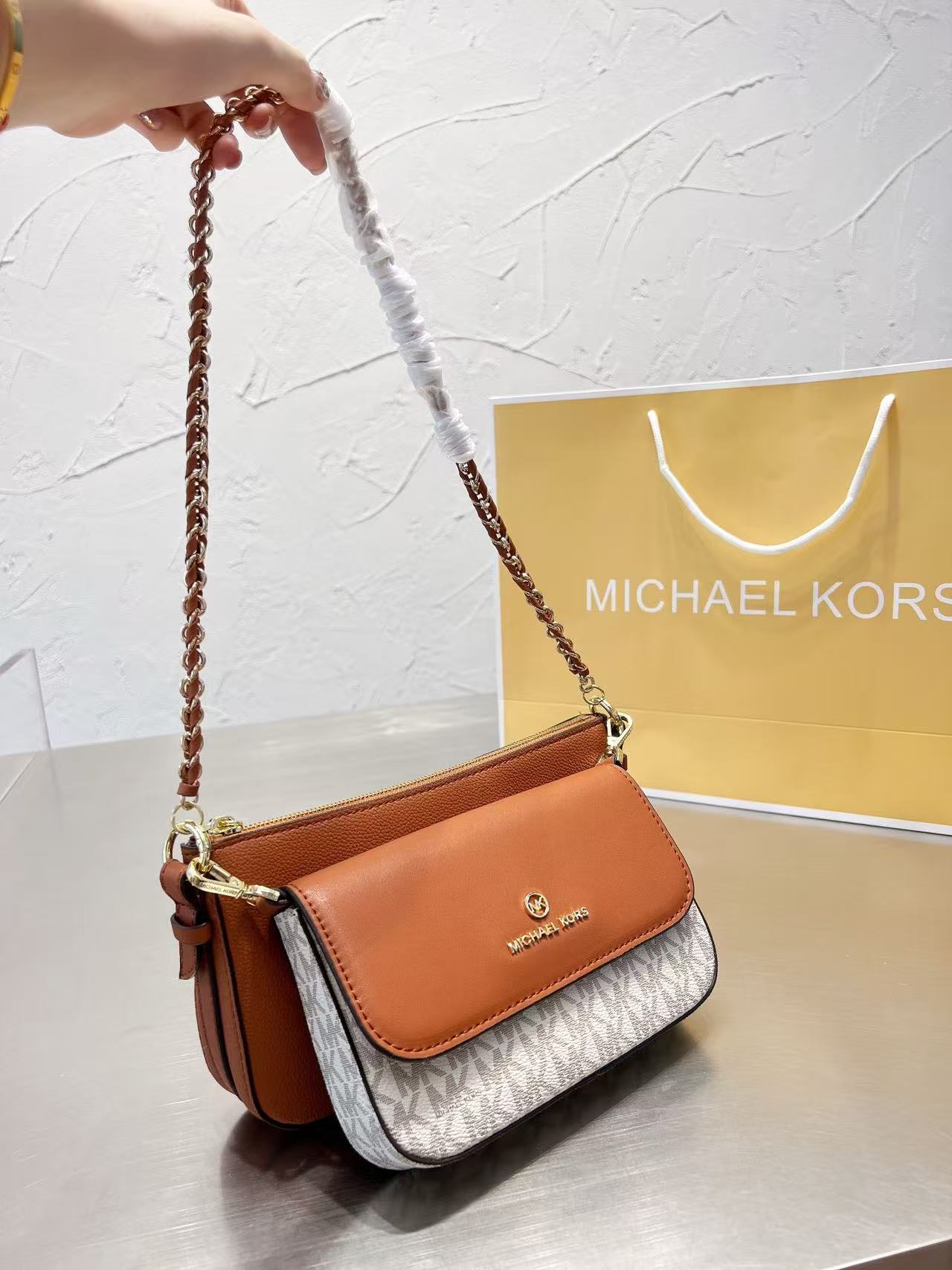 กระเป๋าสะพายไหล่และสะพายข้าง P - Women'S Bags Michael Kors บทวิจารณ์และราคา